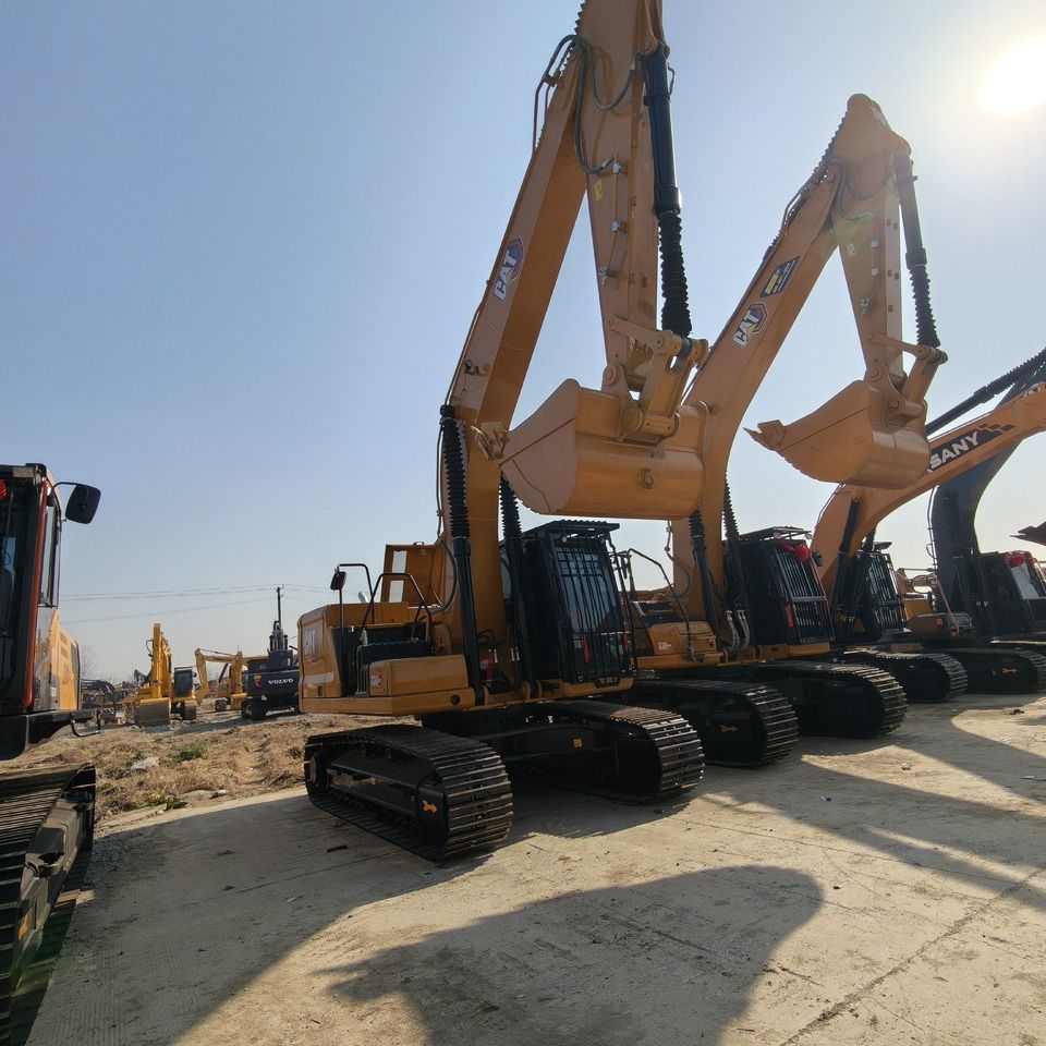 CAT 330GC - Гусеничный экскаватор: фото 1 CAT 330GC - Гусеничный экскаватор: фото 1