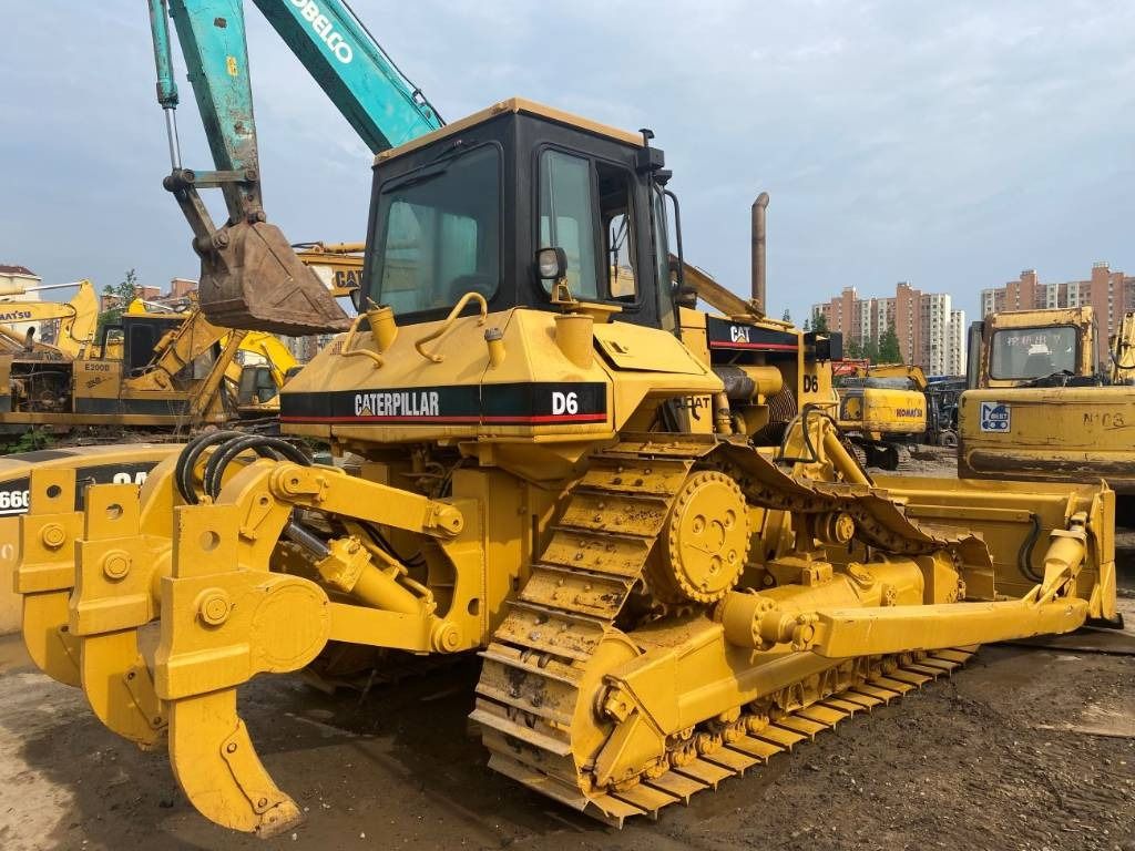 CAT D6R - Бульдозер: фото 1 CAT D6R - Бульдозер: фото 1