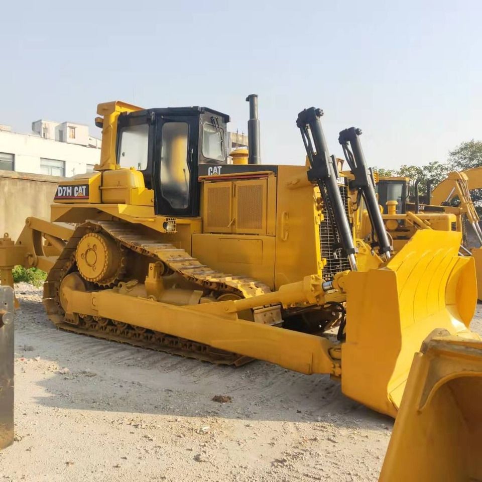 CAT D7H - Бульдозер: фото 1 CAT D7H - Бульдозер: фото 1