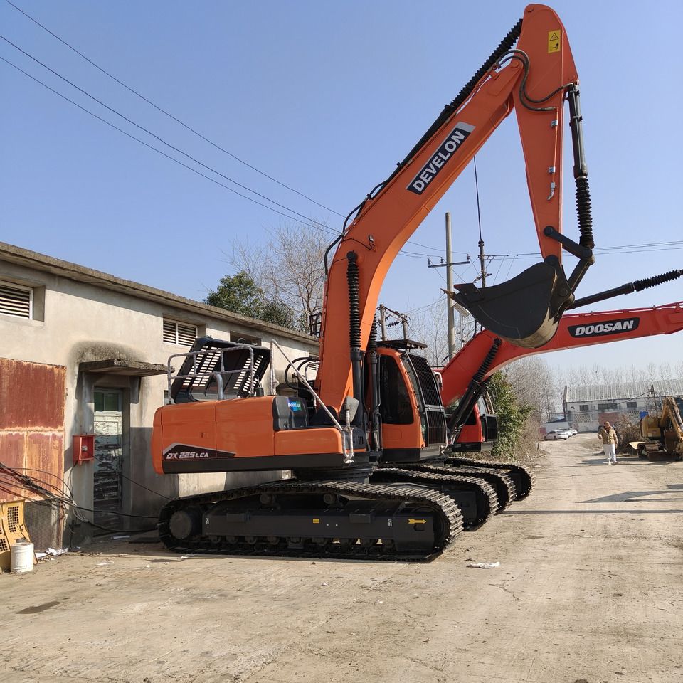 DOOSAN DX225LCA - Гусеничный экскаватор: фото 2 DOOSAN DX225LCA - Гусеничный экскаватор: фото 2