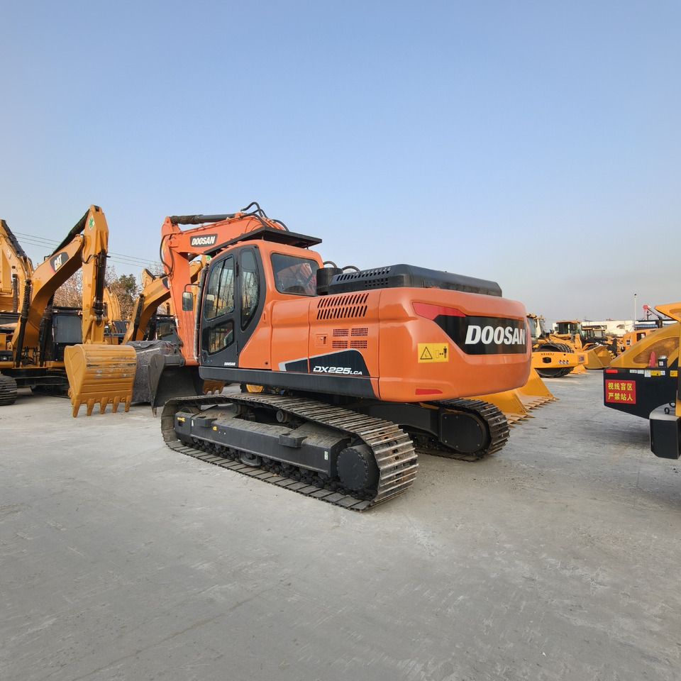 DOOSAN DX225LCA - Гусеничный экскаватор: фото 2 DOOSAN DX225LCA - Гусеничный экскаватор: фото 2