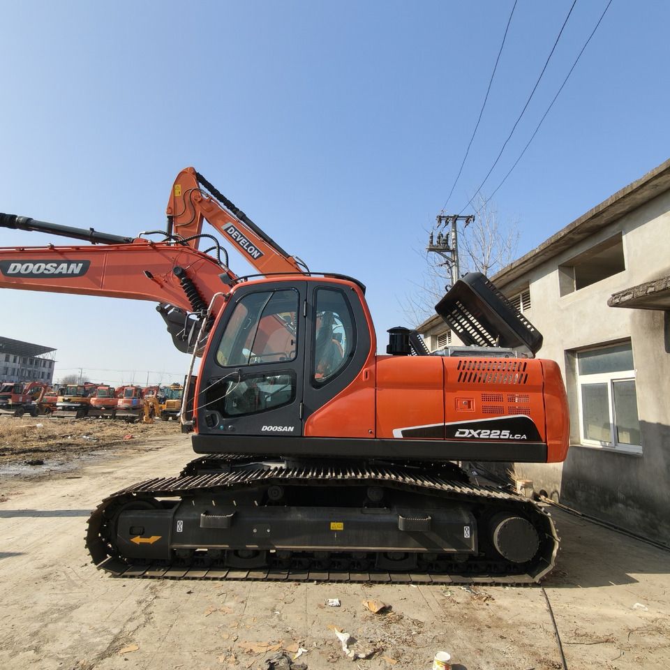 DOOSAN DX225LCA - Гусеничный экскаватор: фото 2 DOOSAN DX225LCA - Гусеничный экскаватор: фото 2