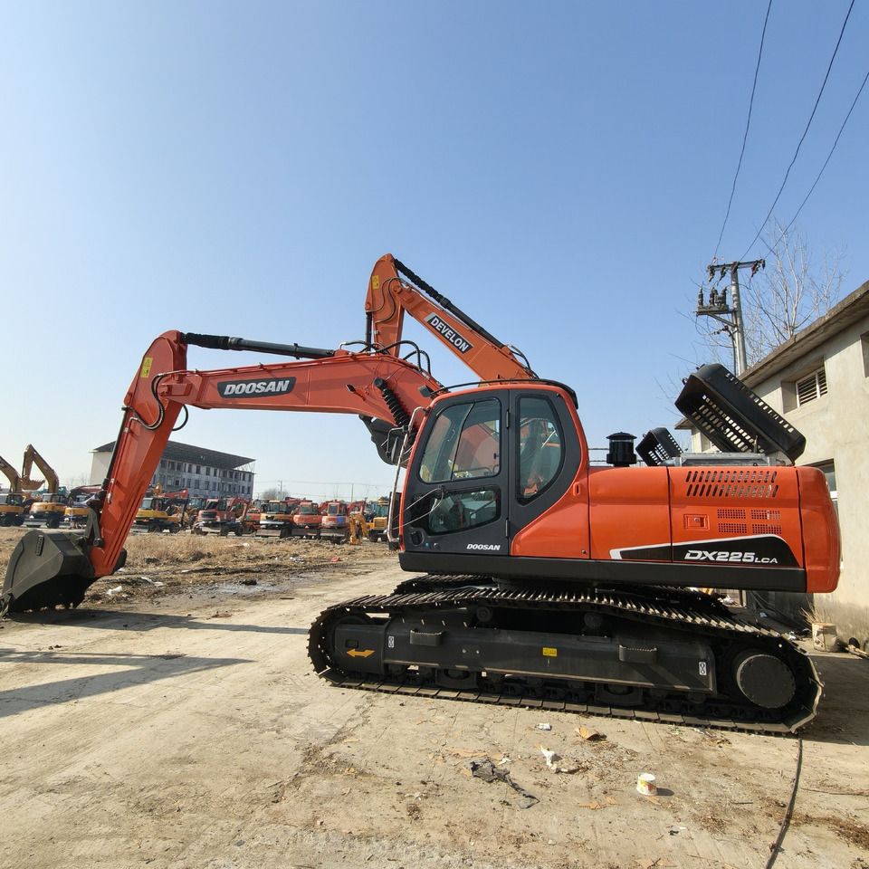 DOOSAN DX225LCA - Гусеничный экскаватор: фото 1 DOOSAN DX225LCA - Гусеничный экскаватор: фото 1