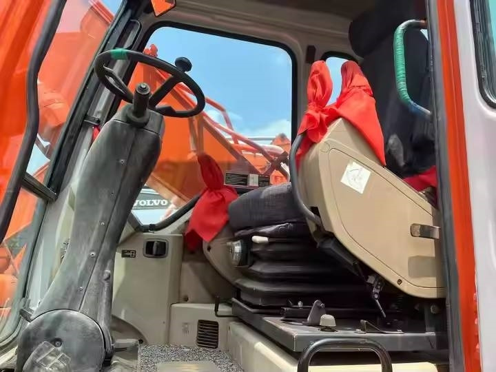 Doosan DH150W-7 - Колёсный экскаватор: фото 5 Doosan DH150W-7 - Колёсный экскаватор: фото 5