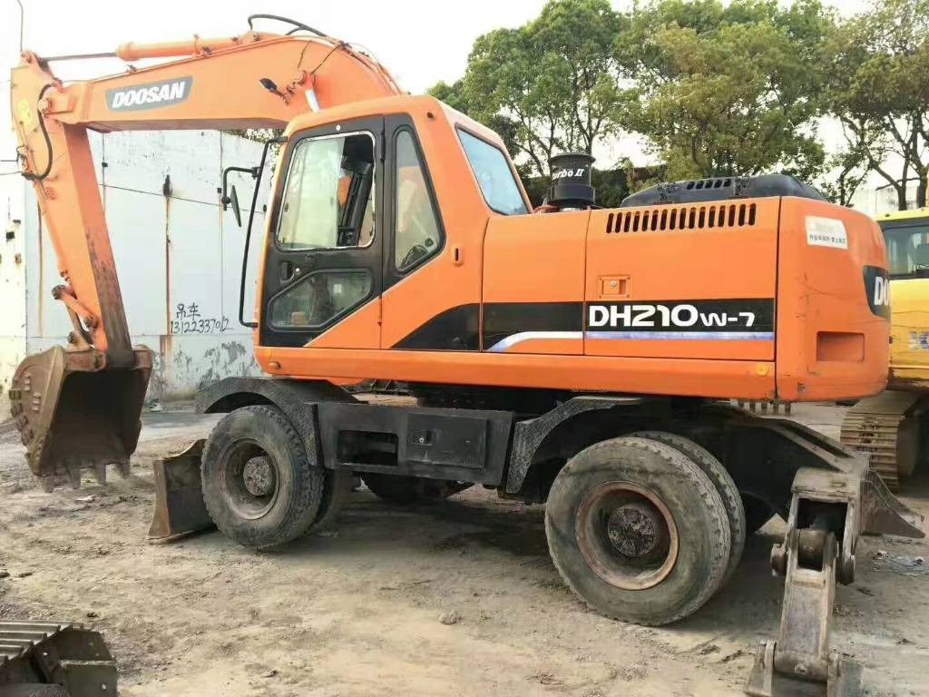 Doosan DH210W-7 - Колёсный экскаватор: фото 1 Doosan DH210W-7 - Колёсный экскаватор: фото 1