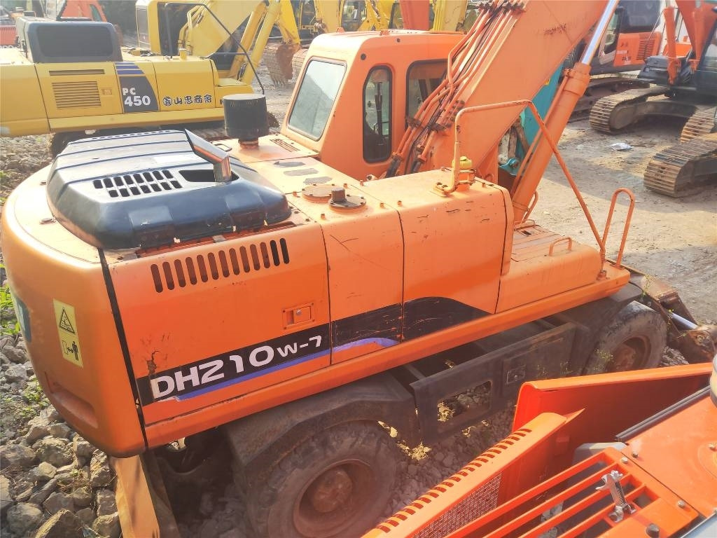 Doosan DH210W-7 - Колёсный экскаватор: фото 2 Doosan DH210W-7 - Колёсный экскаватор: фото 2