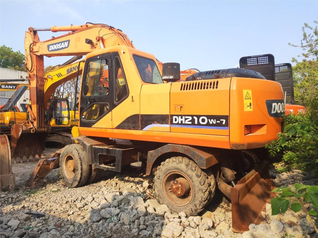 Doosan DH210W-7 - Колёсный экскаватор: фото 1 Doosan DH210W-7 - Колёсный экскаватор: фото 1