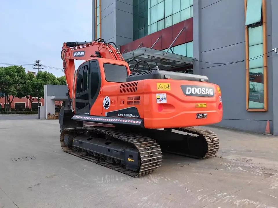 Doosan DX225LC-9C - Гусеничный экскаватор: фото 1 Doosan DX225LC-9C - Гусеничный экскаватор: фото 1