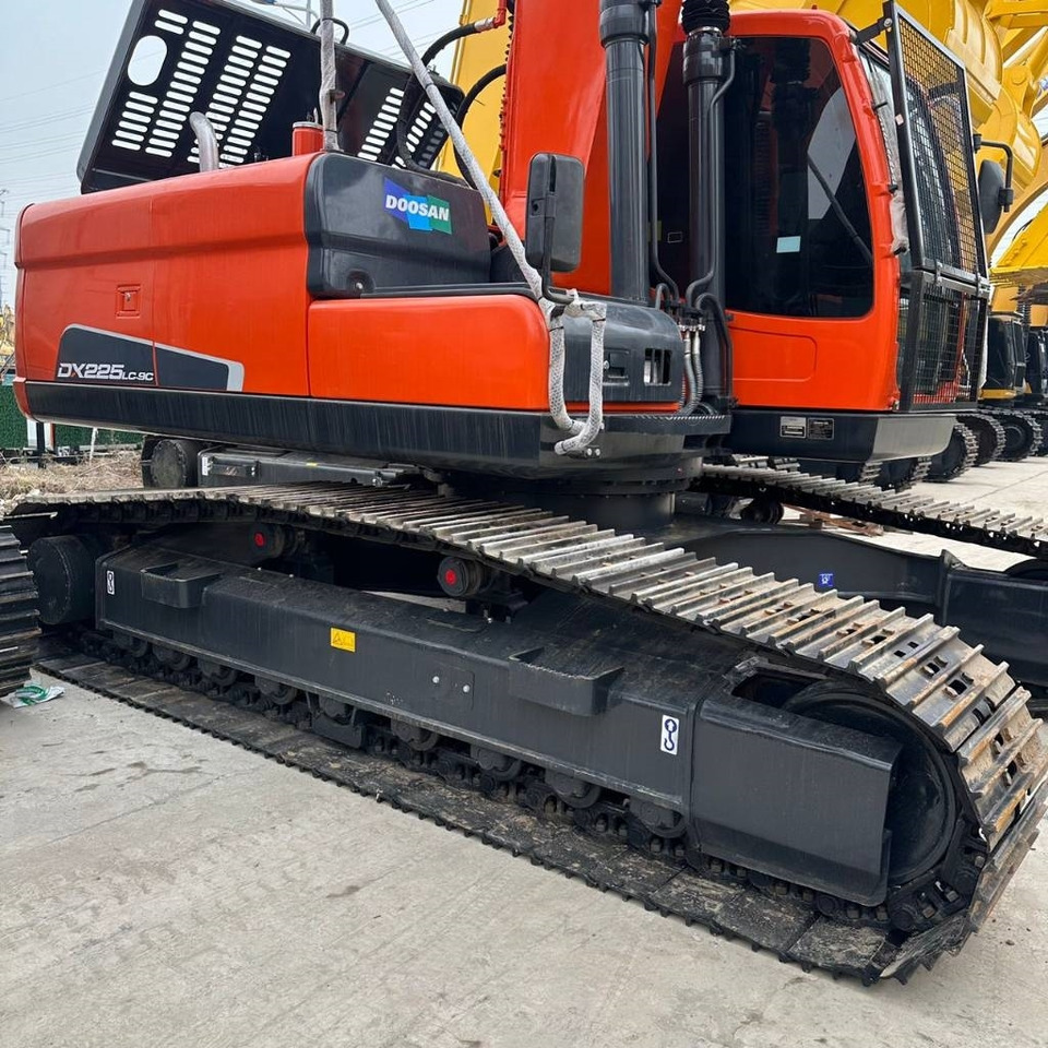 Doosan DX225LC-9C - Гусеничный экскаватор: фото 3 Doosan DX225LC-9C - Гусеничный экскаватор: фото 3