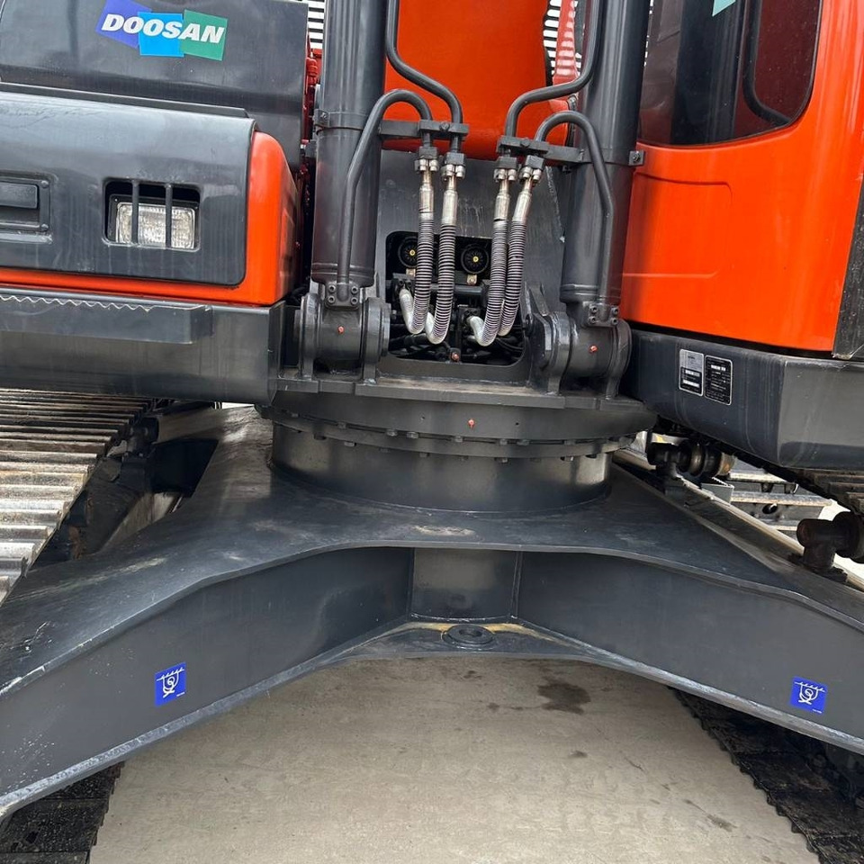 Doosan DX225LC-9C - Гусеничный экскаватор: фото 2 Doosan DX225LC-9C - Гусеничный экскаватор: фото 2