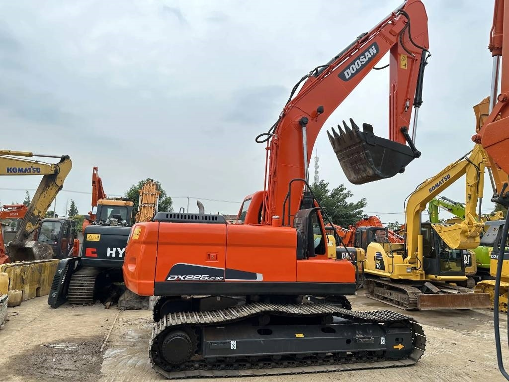 Doosan DX225LC-9C - Гусеничный экскаватор: фото 3 Doosan DX225LC-9C - Гусеничный экскаватор: фото 3