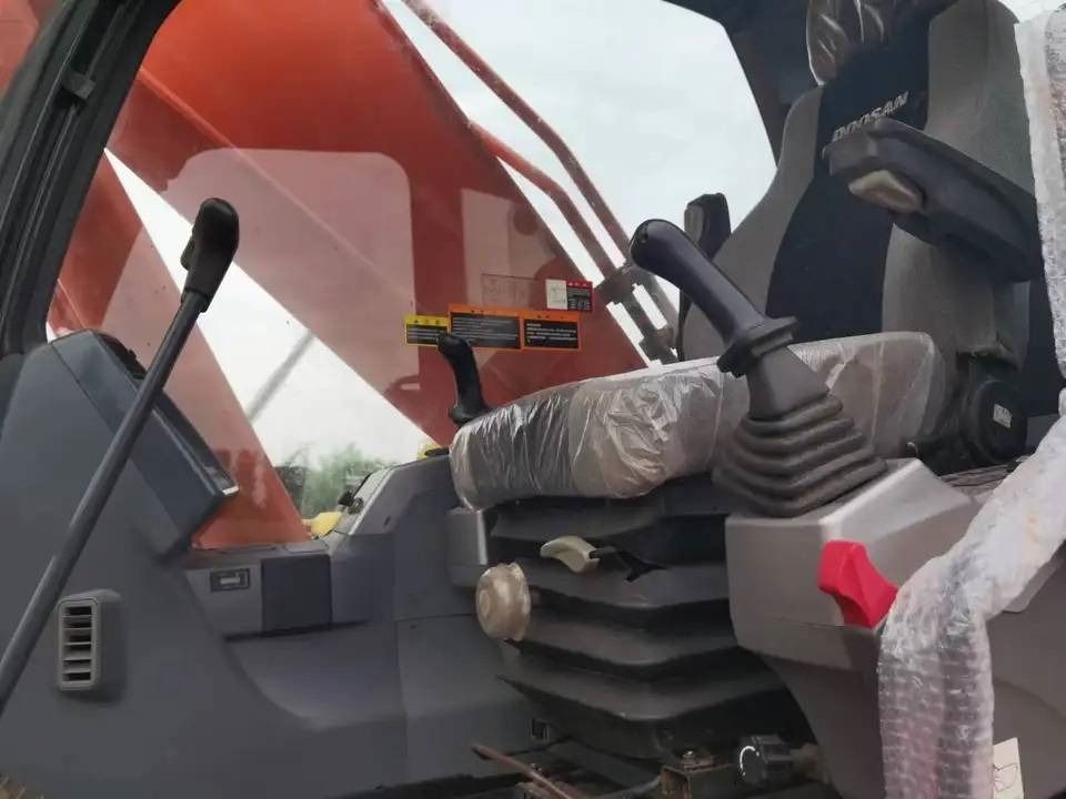 Doosan DX300LC - Гусеничный экскаватор: фото 2 Doosan DX300LC - Гусеничный экскаватор: фото 2