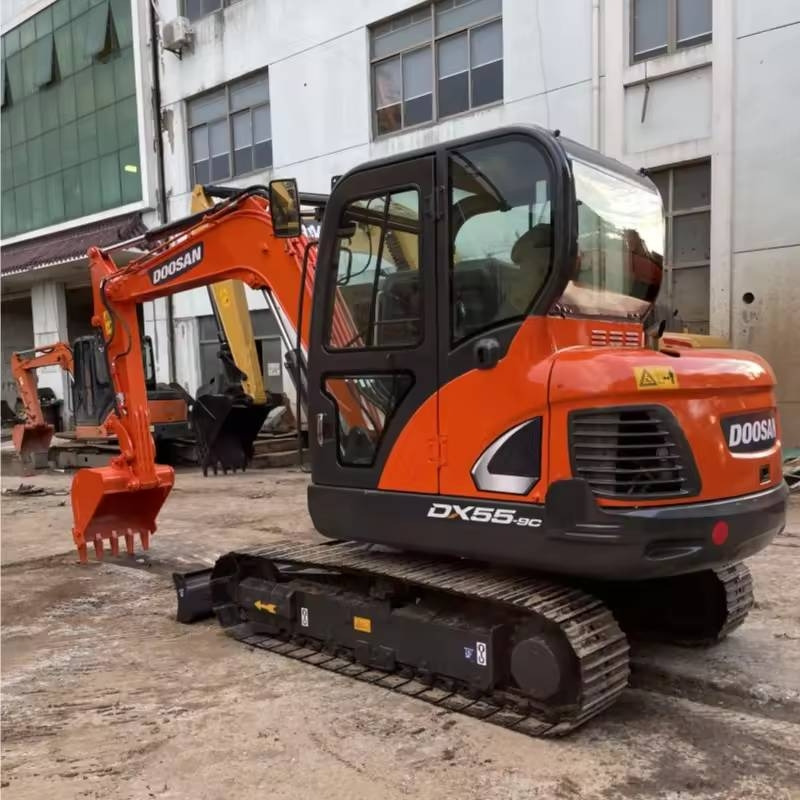 Doosan DX55-9C - Мини-экскаватор: фото 1 Doosan DX55-9C - Мини-экскаватор: фото 1