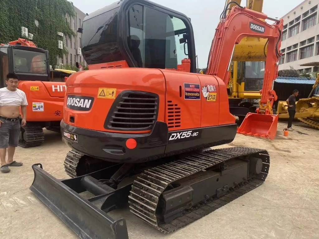 Doosan DX55-9C - Мини-экскаватор: фото 1 Doosan DX55-9C - Мини-экскаватор: фото 1