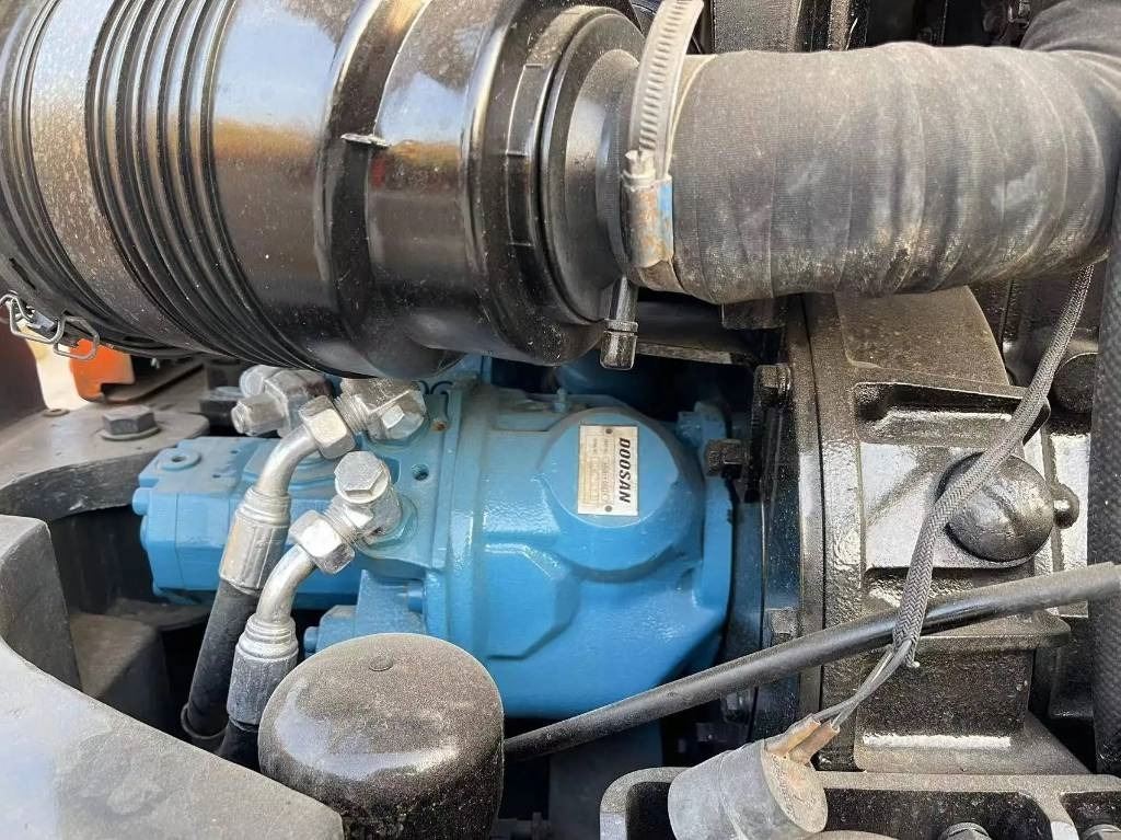 Doosan DX60-9C - Мини-экскаватор: фото 5 Doosan DX60-9C - Мини-экскаватор: фото 5