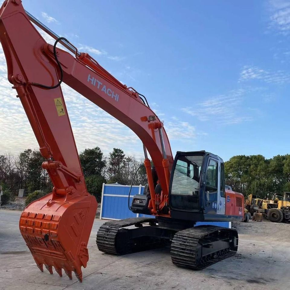Hitachi ZX200 - Гусеничный экскаватор: фото 1 Hitachi ZX200 - Гусеничный экскаватор: фото 1