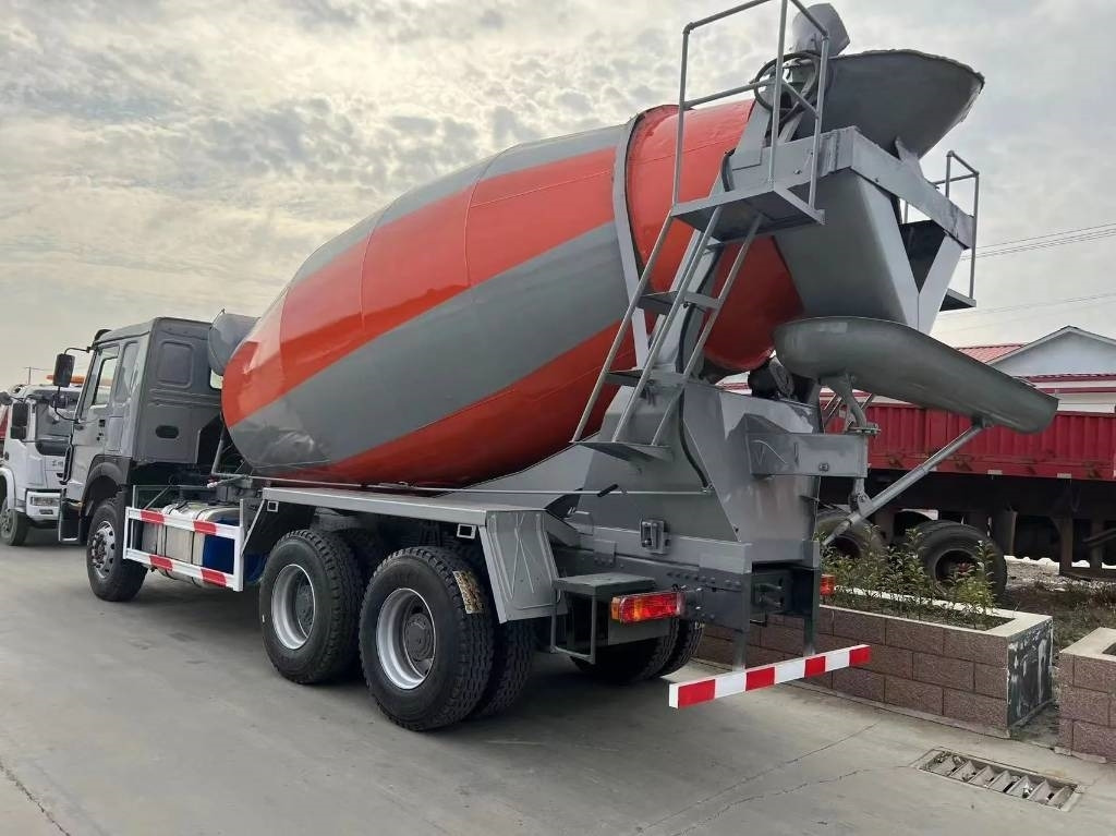 Howo 371 6X4 - Автобетоносмеситель: фото 4 Howo 371 6X4 - Автобетоносмеситель: фото 4