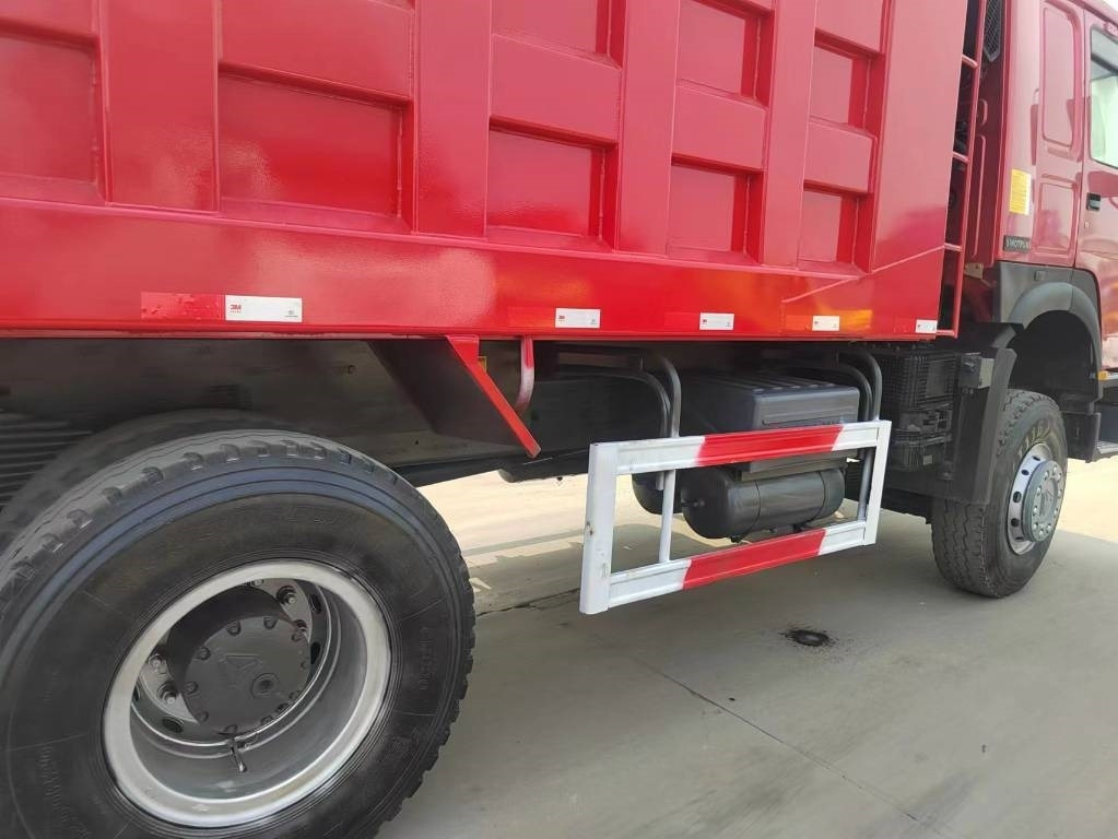 Самосвал Howo 371 6x4: фото 7