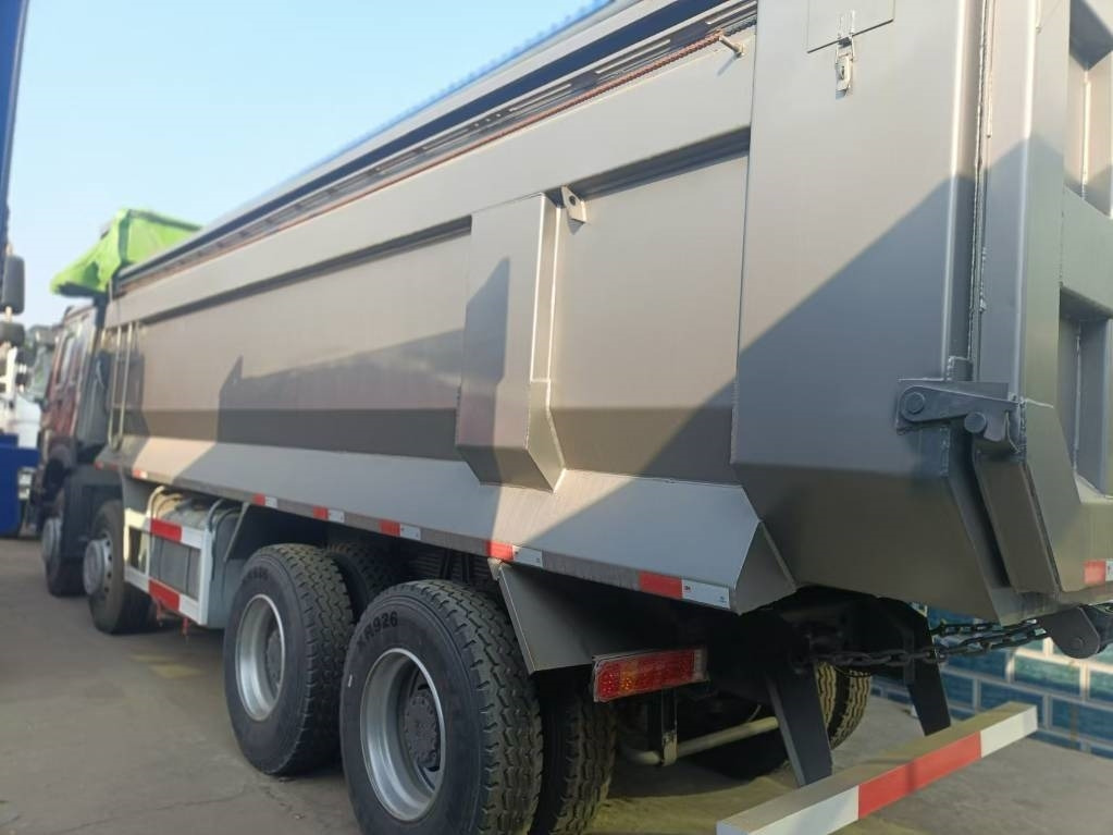 Howo 371 8x4 - Самосвал: фото 4 Howo 371 8x4 - Самосвал: фото 4