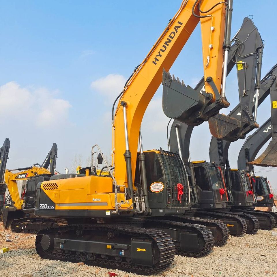 Hyundai R220LC-9S - Гусеничный экскаватор: фото 1 Hyundai R220LC-9S - Гусеничный экскаватор: фото 1
