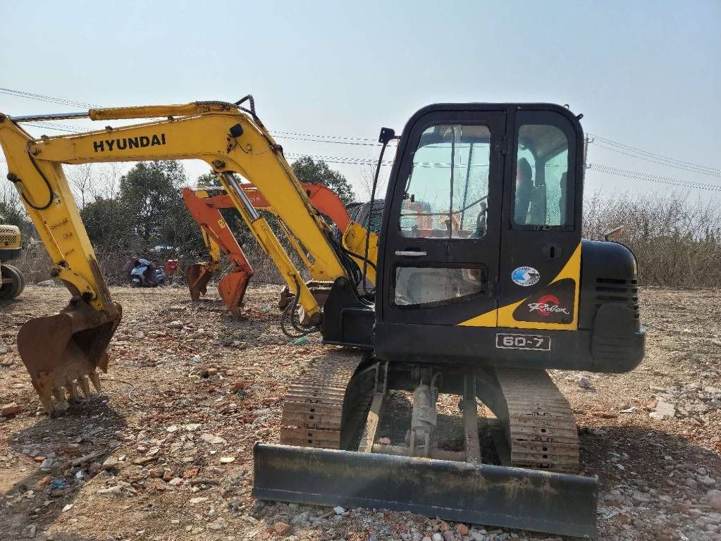 Hyundai R60-7 - Мини-экскаватор: фото 1 Hyundai R60-7 - Мини-экскаватор: фото 1