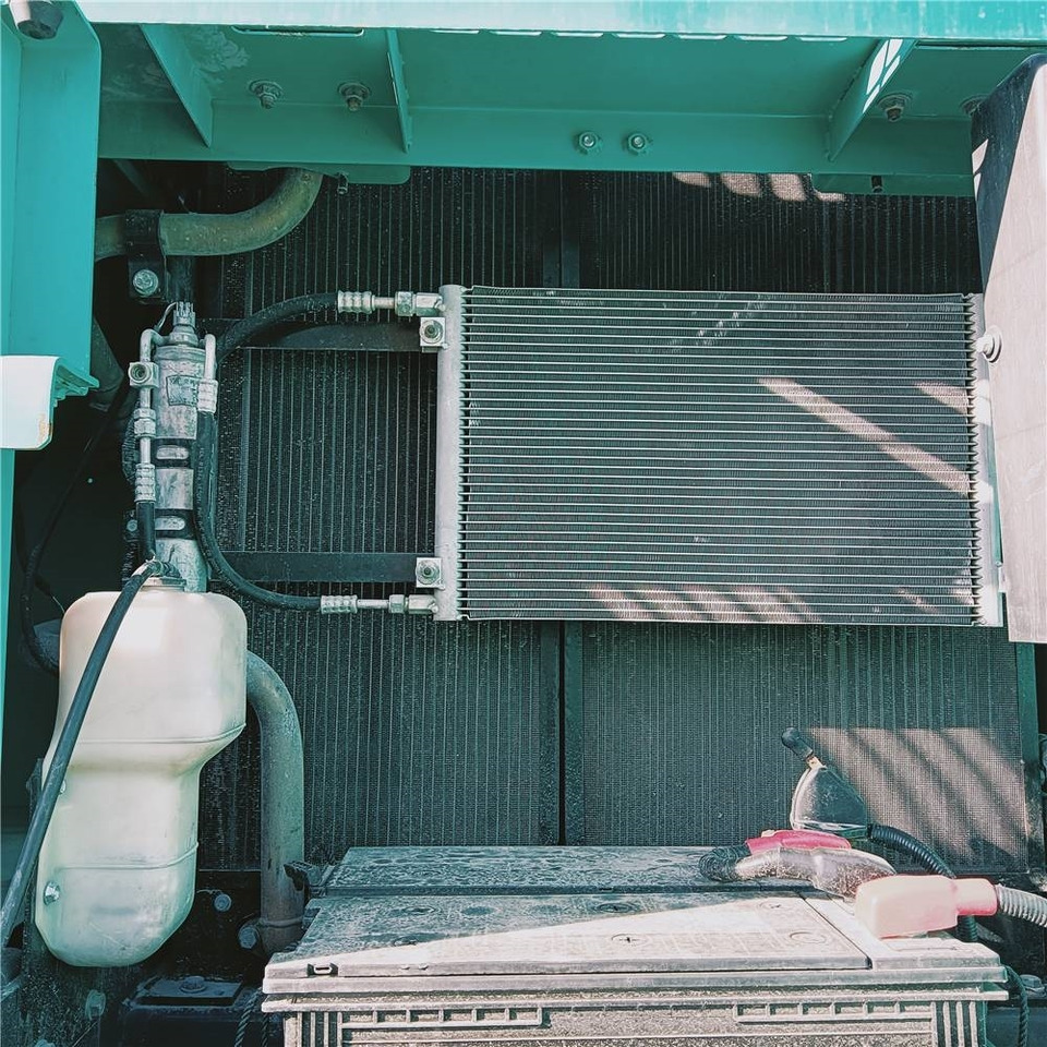 Гусеничный экскаватор Kobelco SK260D: фото 12