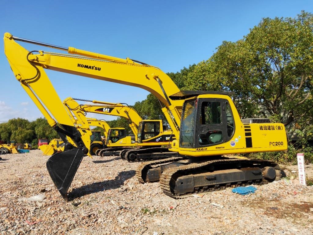 Komatsu PC200-6 - Гусеничный экскаватор: фото 3 Komatsu PC200-6 - Гусеничный экскаватор: фото 3