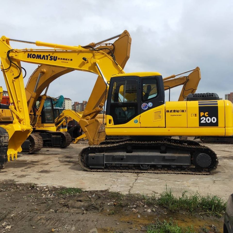 Komatsu PC200-7 - Гусеничный экскаватор: фото 1 Komatsu PC200-7 - Гусеничный экскаватор: фото 1