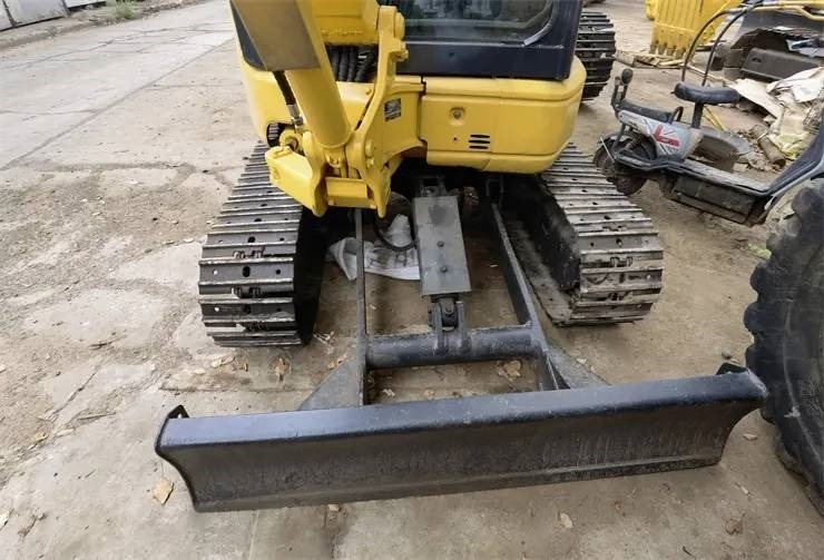 Komatsu PC35 - Мини-экскаватор: фото 2 Komatsu PC35 - Мини-экскаватор: фото 2