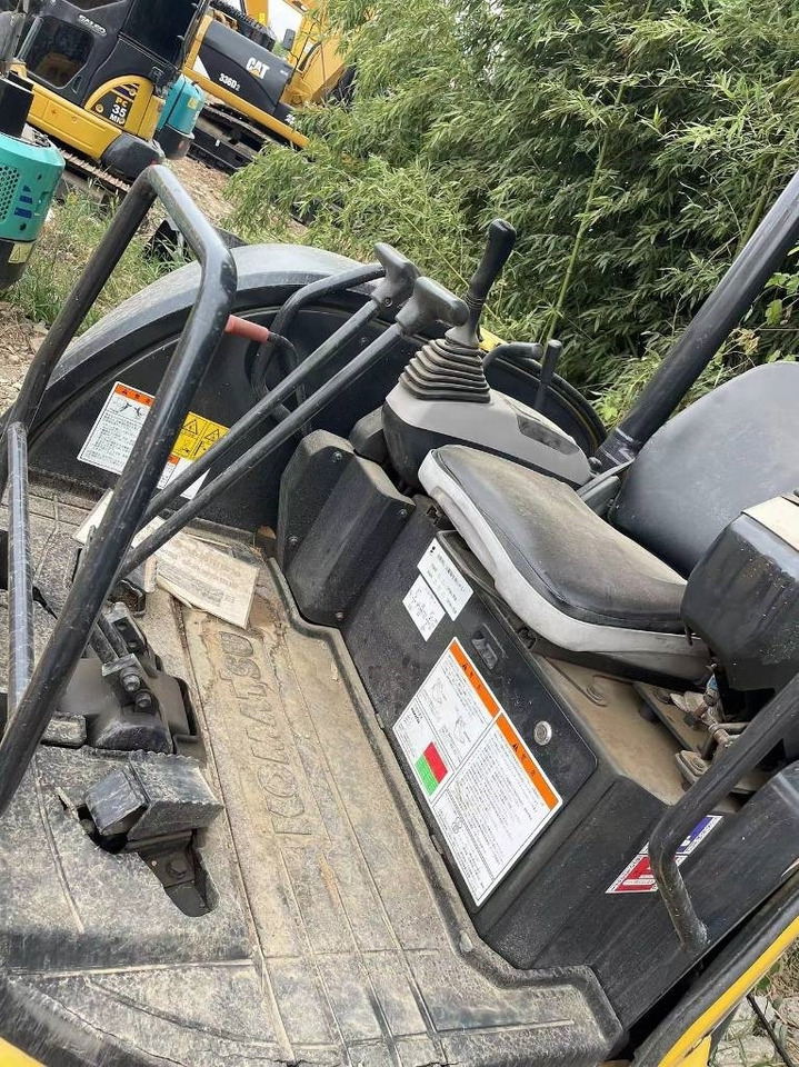 Komatsu PC35 - Мини-экскаватор: фото 3 Komatsu PC35 - Мини-экскаватор: фото 3