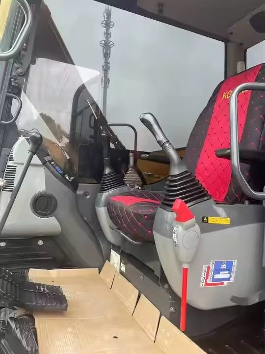 Komatsu PC70-8 - Мини-экскаватор: фото 4 Komatsu PC70-8 - Мини-экскаватор: фото 4