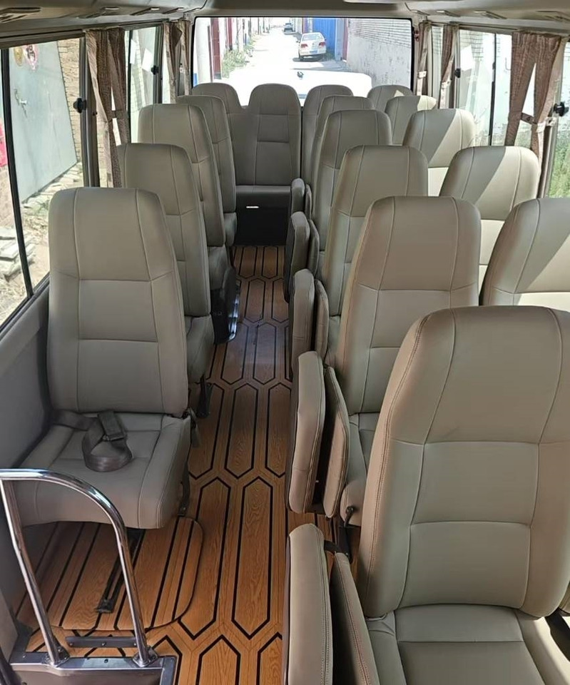 Toyota Coaster Bus - Микроавтобус, Пассажирский фургон: фото 4 Toyota Coaster Bus - Микроавтобус, Пассажирский фургон: фото 4