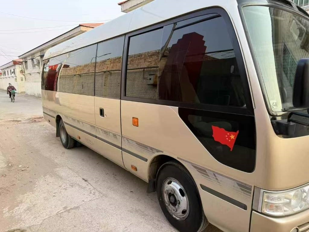 Toyota Coaster Bus - Микроавтобус, Пассажирский фургон: фото 2 Toyota Coaster Bus - Микроавтобус, Пассажирский фургон: фото 2