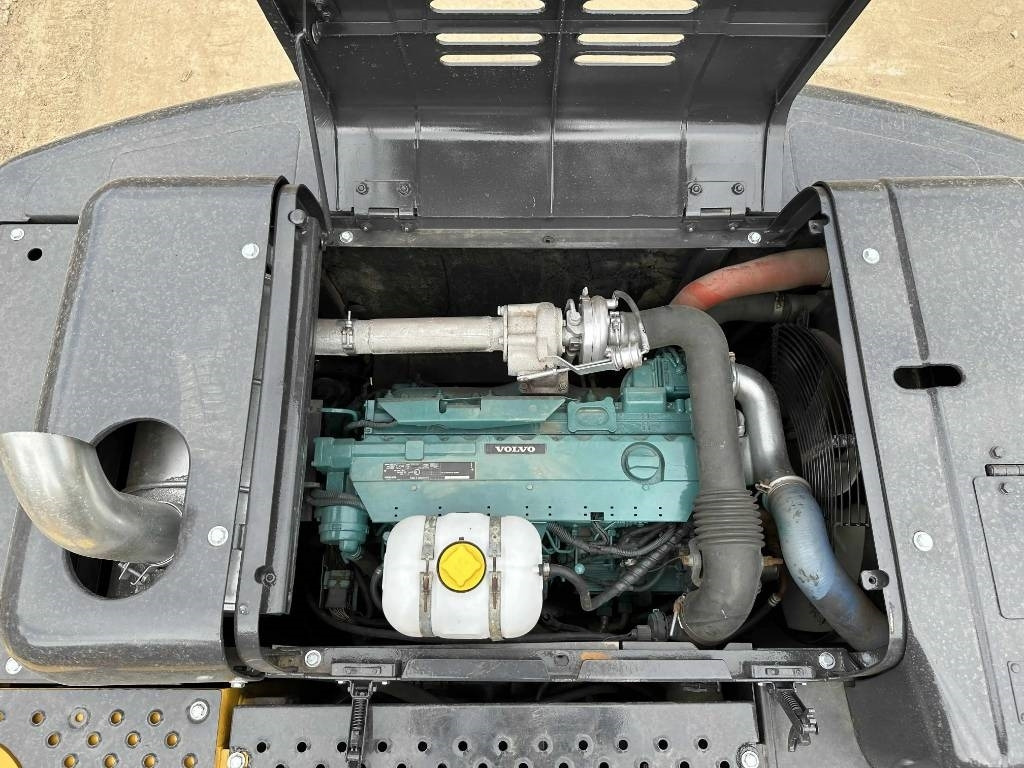 Volvo EC210D - Гусеничный экскаватор: фото 2 Volvo EC210D - Гусеничный экскаватор: фото 2