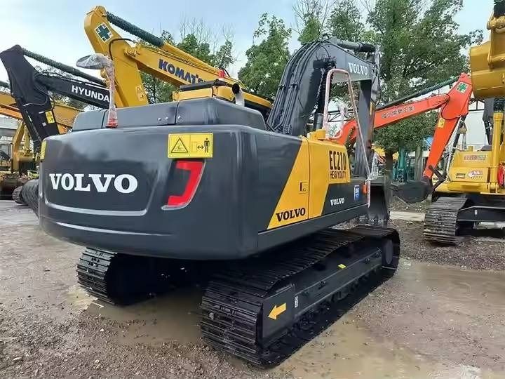 Volvo EC210D - Гусеничный экскаватор: фото 3 Volvo EC210D - Гусеничный экскаватор: фото 3