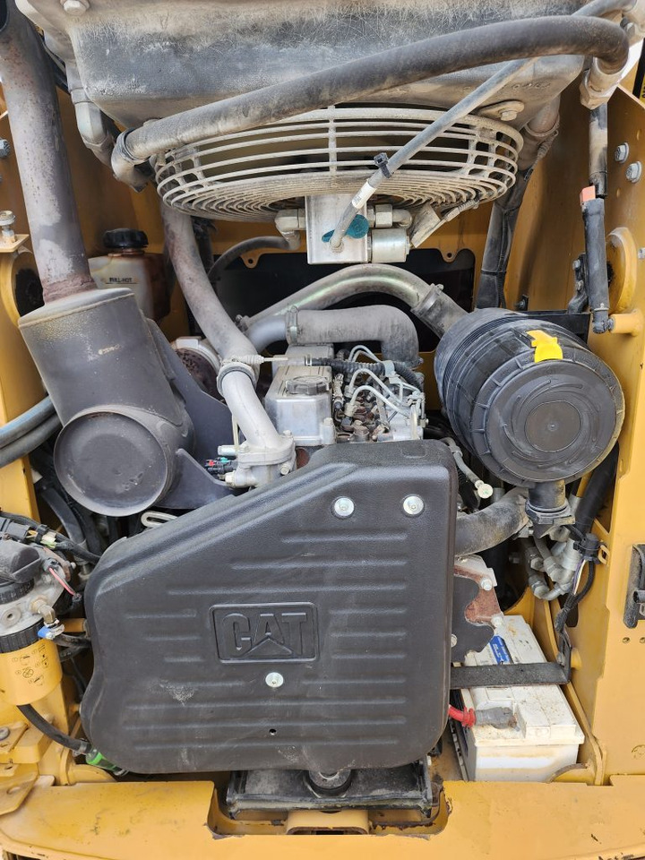 CAT 259B - Мини-погрузчик с бортовым поворотом: фото 4 CAT 259B - Мини-погрузчик с бортовым поворотом: фото 4