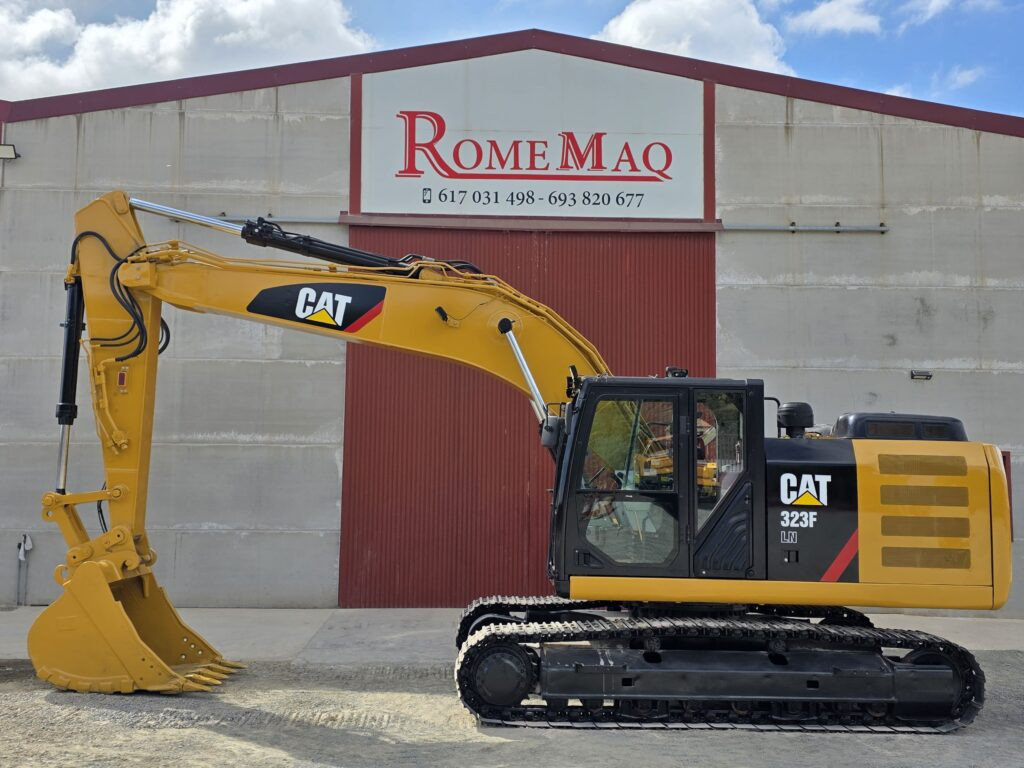 CAT 323FL - Гусеничный экскаватор: фото 1 CAT 323FL - Гусеничный экскаватор: фото 1