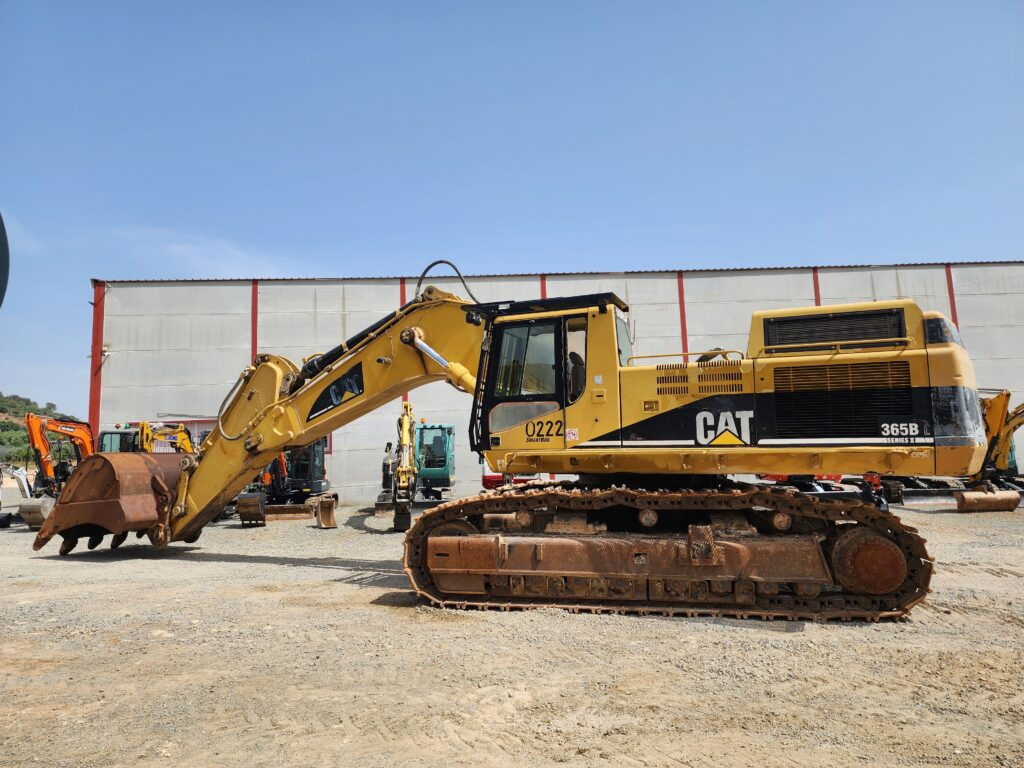 CAT 365BII - Гусеничный экскаватор: фото 1 CAT 365BII - Гусеничный экскаватор: фото 1