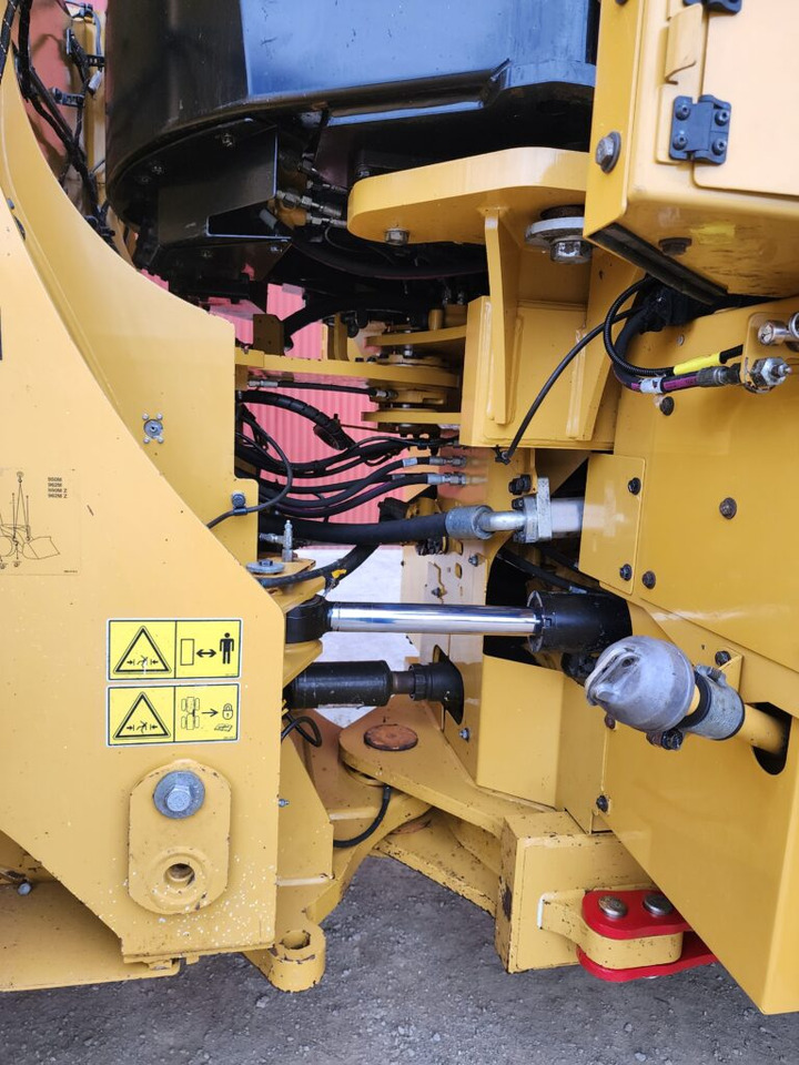 CAT 950M - Колёсный погрузчик: фото 4 CAT 950M - Колёсный погрузчик: фото 4