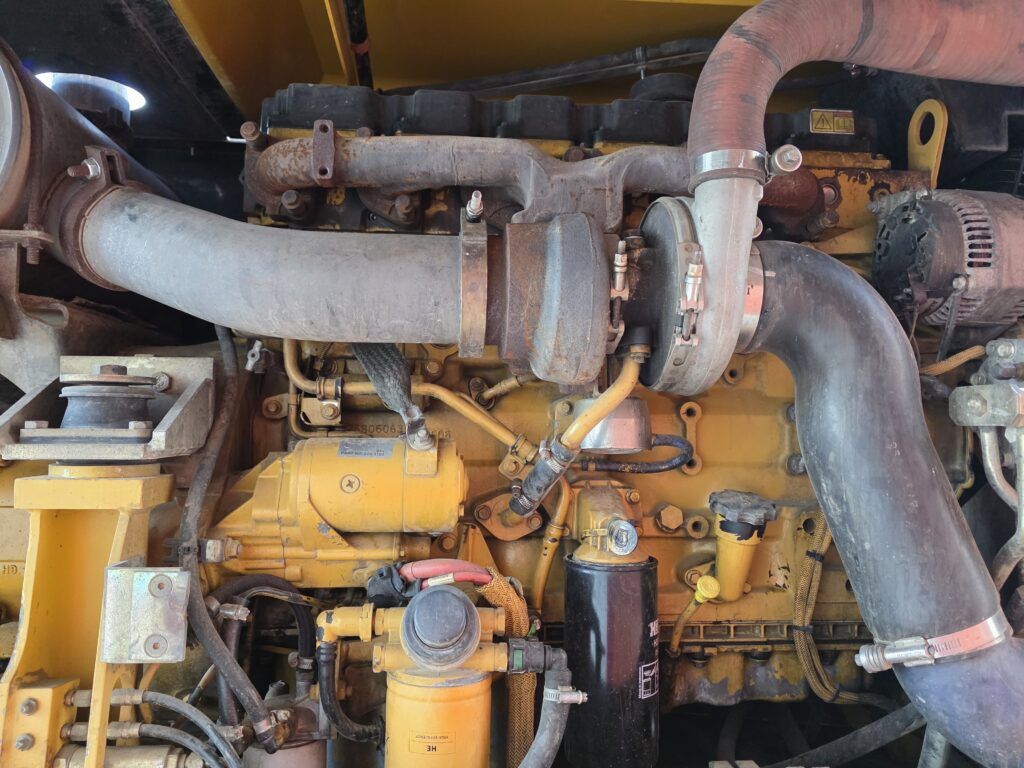 CAT M318D - Колёсный экскаватор: фото 5 CAT M318D - Колёсный экскаватор: фото 5