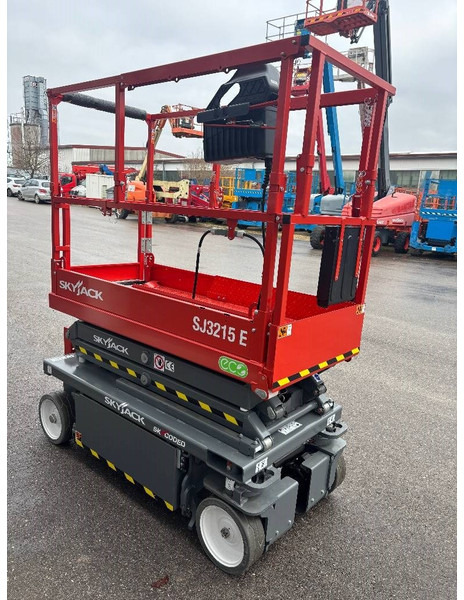Skyjack SJ 3215 E - 6,44m Elektro Scherenarbeitsbühne - Ножничный подъемник: фото 5 Skyjack SJ 3215 E - 6,44m Elektro Scherenarbeitsbühne - Ножничный подъемник: фото 5