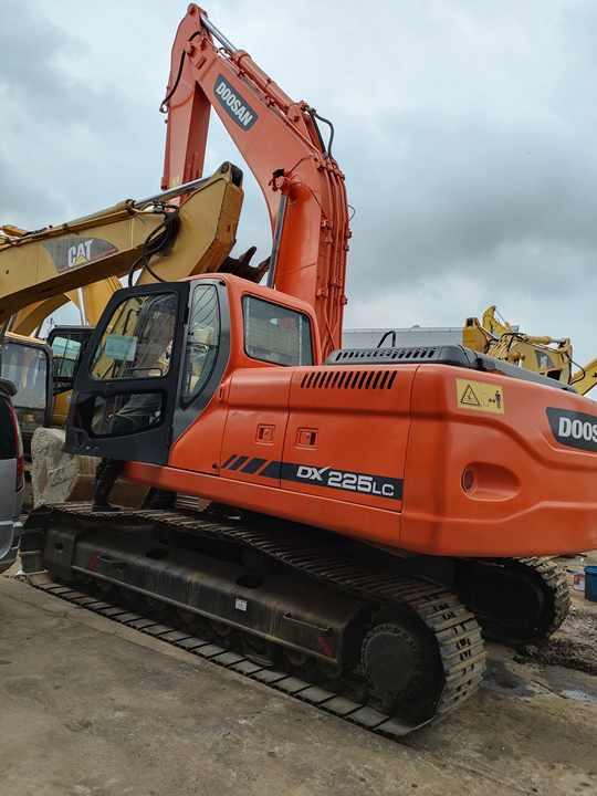 Awesome Performance Korea Imported Small Scale Used Doosan Dh60 Excavator in Shanghai - Гусеничный экскаватор: фото 3 Awesome Performance Korea Imported Small Scale Used Doosan Dh60 Excavator in Shanghai - Гусеничный экскаватор: фото 3