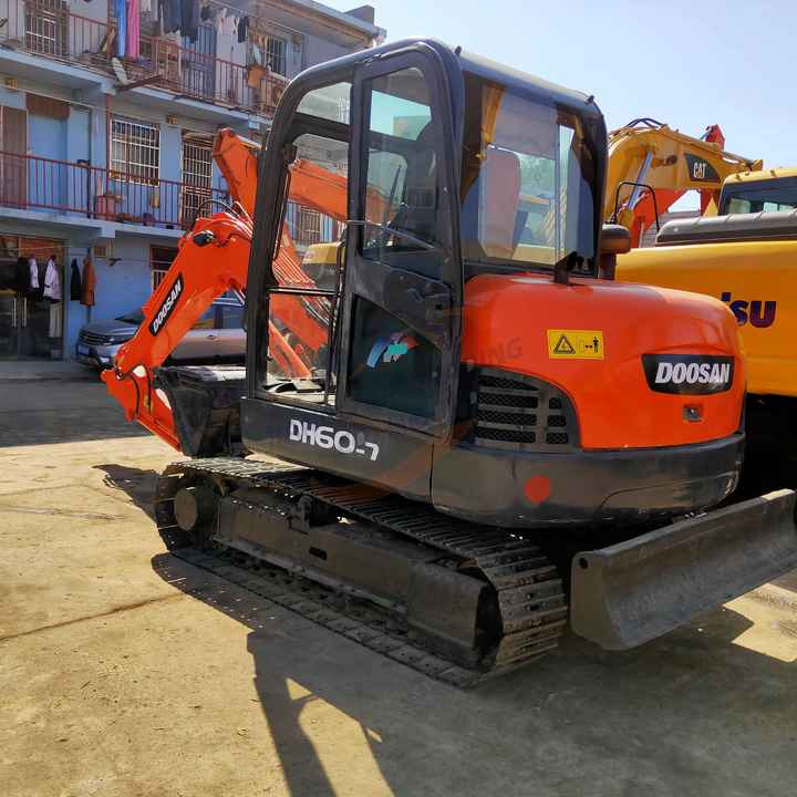 Awesome Performance Korea Imported Small Scale Used Doosan Dh60 Excavator in Shanghai - Гусеничный экскаватор: фото 4 Awesome Performance Korea Imported Small Scale Used Doosan Dh60 Excavator in Shanghai - Гусеничный экскаватор: фото 4