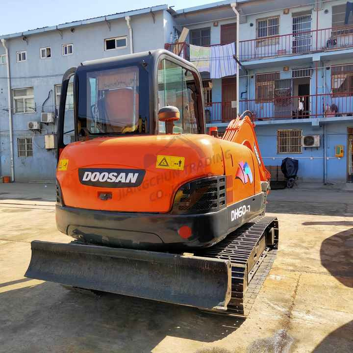 Awesome Performance Korea Imported Small Scale Used Doosan Dh60 Excavator in Shanghai - Гусеничный экскаватор: фото 3 Awesome Performance Korea Imported Small Scale Used Doosan Dh60 Excavator in Shanghai - Гусеничный экскаватор: фото 3