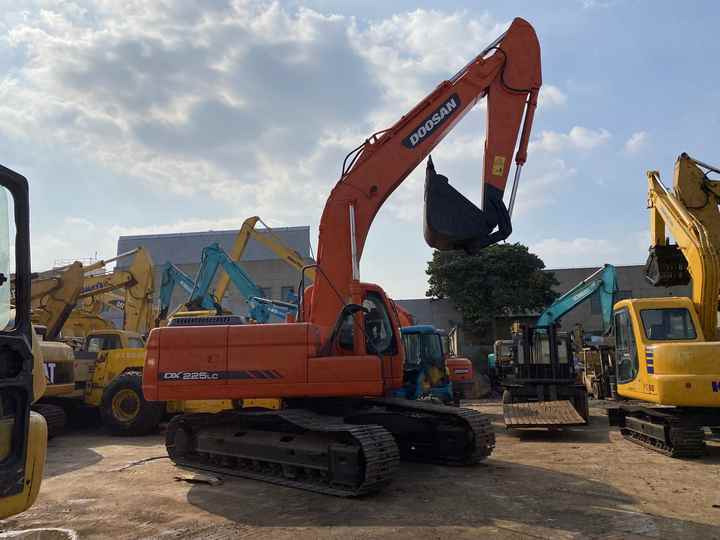 Good Condition Low price Used excavator doosan dx60 excavators machinery doosan dx60 dx80 dx75 dx225 - Гусеничный экскаватор: фото 2 Good Condition Low price Used excavator doosan dx60 excavators machinery doosan dx60 dx80 dx75 dx225 - Гусеничный экскаватор: фото 2