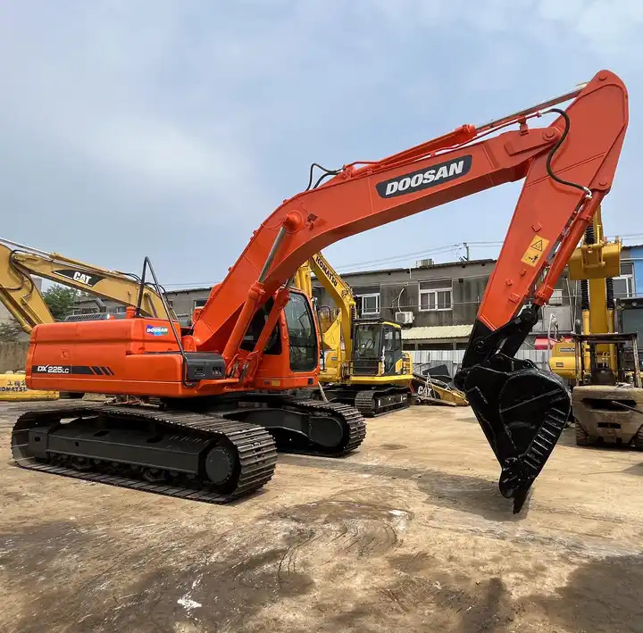 High Quality Original Korea Nice Performance Used Excavator Doosan Dx225lc,Dx225 Model For Sale 22.5ton Best Price In Shanghai - Гусеничный экскаватор: фото 3 High Quality Original Korea Nice Performance Used Excavator Doosan Dx225lc,Dx225 Model For Sale 22.5ton Best Price In Shanghai - Гусеничный экскаватор: фото 3