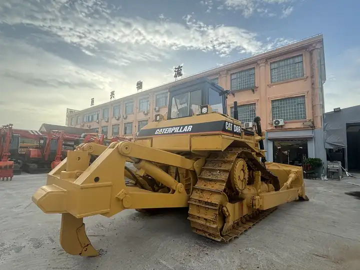 High Working Efficiency Used Bulldozer CatD8R Secondhand Caterpillar D8R Dozer on sale - Бульдозер: фото 2 High Working Efficiency Used Bulldozer CatD8R Secondhand Caterpillar D8R Dozer on sale - Бульдозер: фото 2