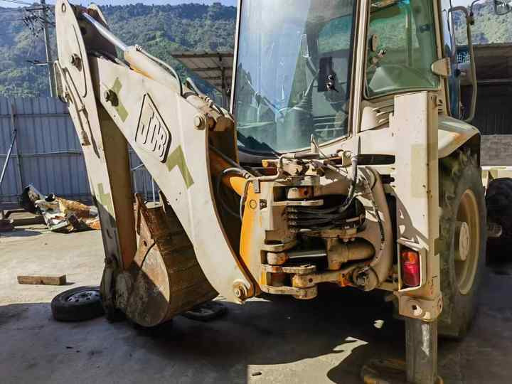 Hot sale Backhoe loader JCB 3CX 4*4 tlb loader UKmade, used cheap JCB 3CX retro loader and digger - Экскаватор-погрузчик: фото 3 Hot sale Backhoe loader JCB 3CX 4*4 tlb loader UKmade, used cheap JCB 3CX retro loader and digger - Экскаватор-погрузчик: фото 3