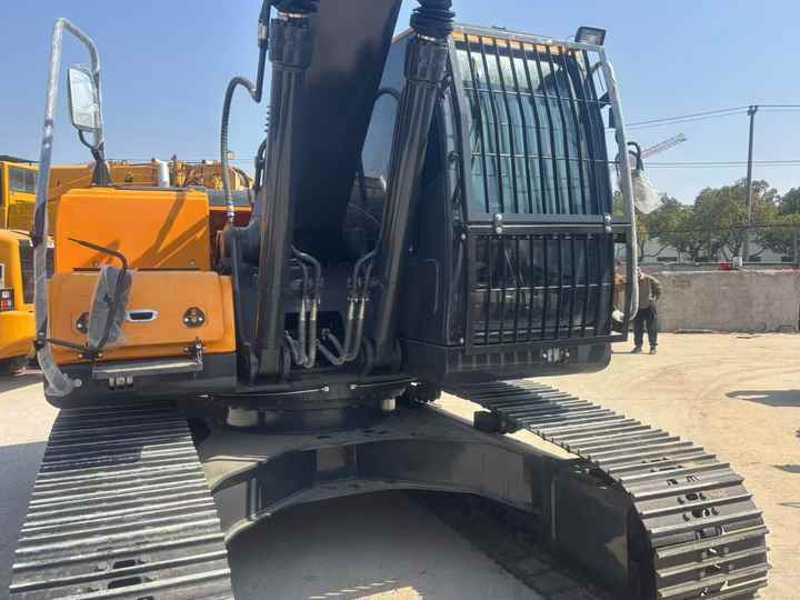 Korea 22 Ton Hyundai 220 Excavator R220LC-9s Used Hyundai Excavator 220 Used Hyundai 220-9 225LC Machine for Construction - Экскаватор: фото 4 Korea 22 Ton Hyundai 220 Excavator R220LC-9s Used Hyundai Excavator 220 Used Hyundai 220-9 225LC Machine for Construction - Экскаватор: фото 4