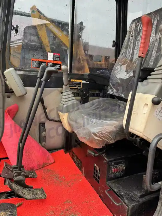 Mini 5ton Used Excavator Doosan DH55 with nice condition Korea low working hour multifunction crawler excavator Doosan DH55 - Экскаватор: фото 4 Mini 5ton Used Excavator Doosan DH55 with nice condition Korea low working hour multifunction crawler excavator Doosan DH55 - Экскаватор: фото 4